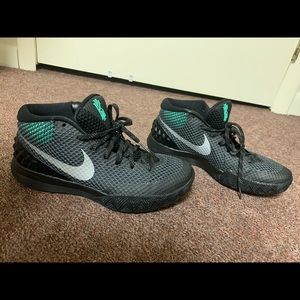 Kyrie irving Nike sneakers